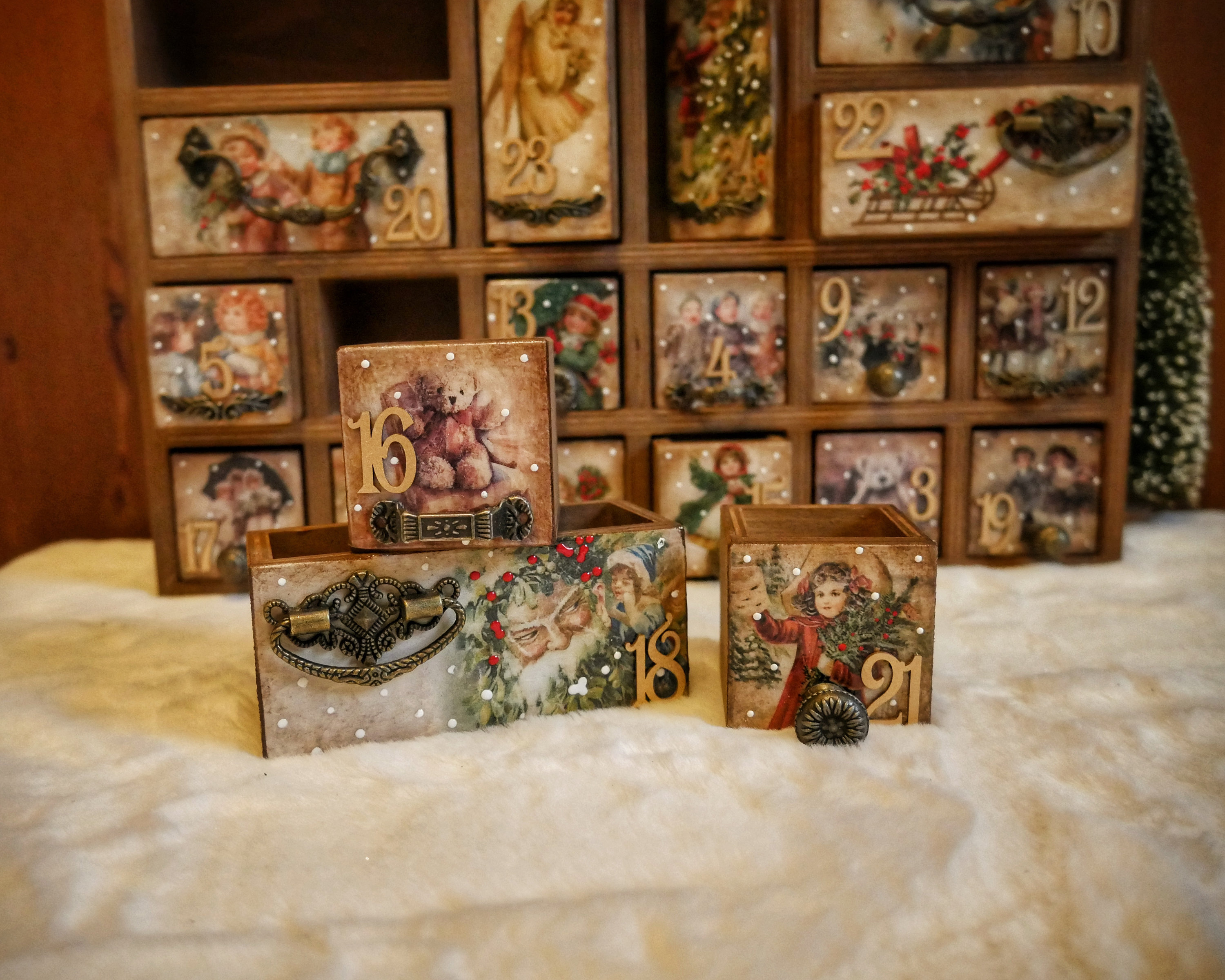 Handmade wooden advent calendar,christmas house with drawers,decoupage