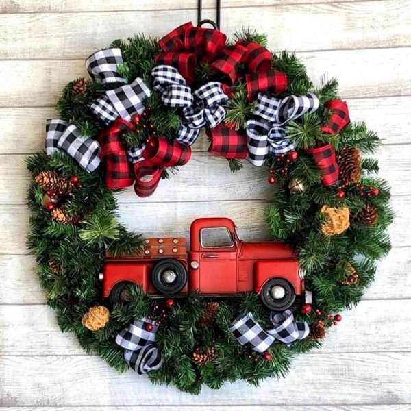 red truck christmas wreath