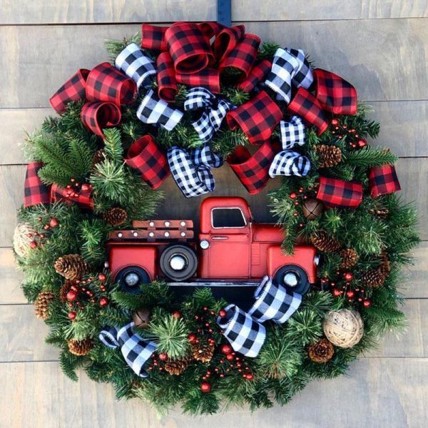 red truck christmas wreath